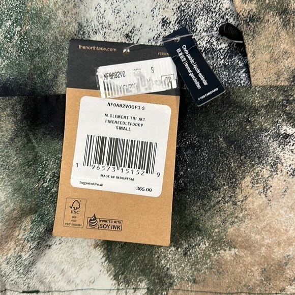 The north face Men’s Clement Triclimate® Jacket Pine Needle Faded Dye Camo Print - Picture 4 of 10
